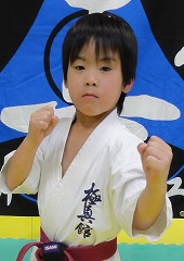 大岩英介