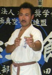 小髙康弘